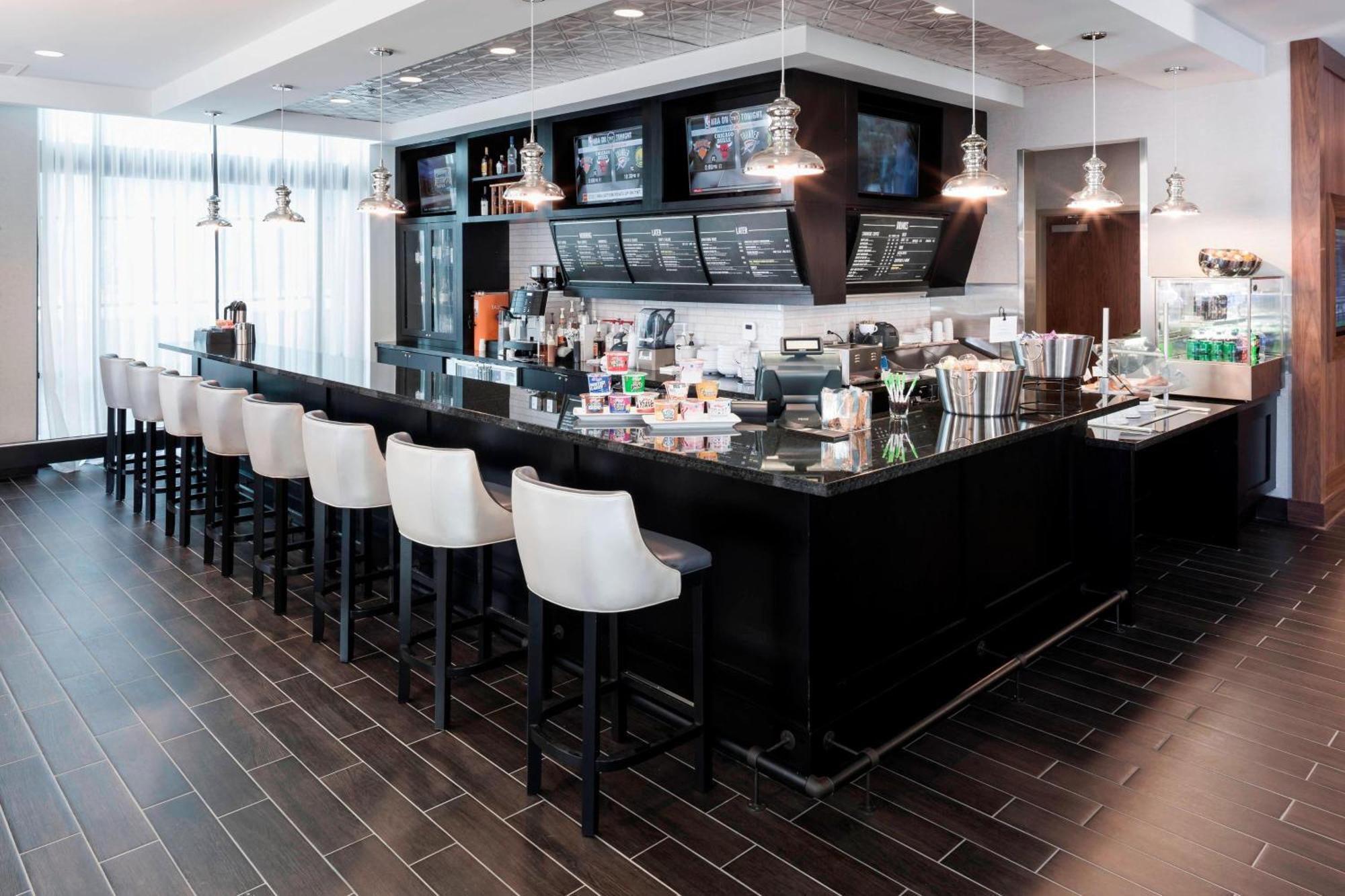 Hotel Courtyard By Marriott Richmond Downtown Esterno foto