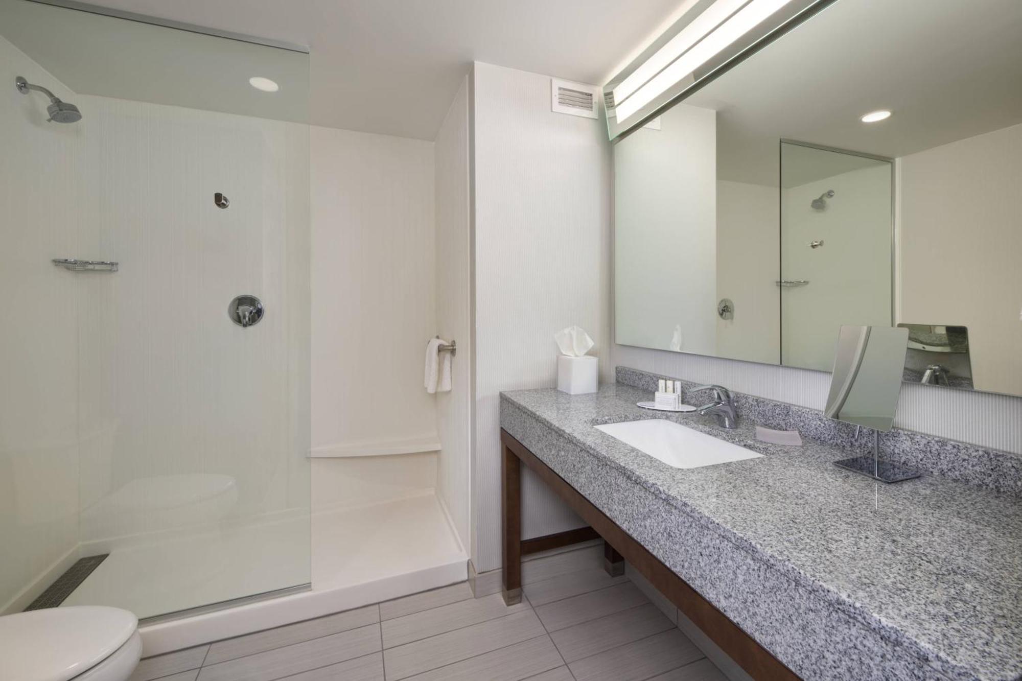 Hotel Courtyard By Marriott Richmond Downtown Esterno foto