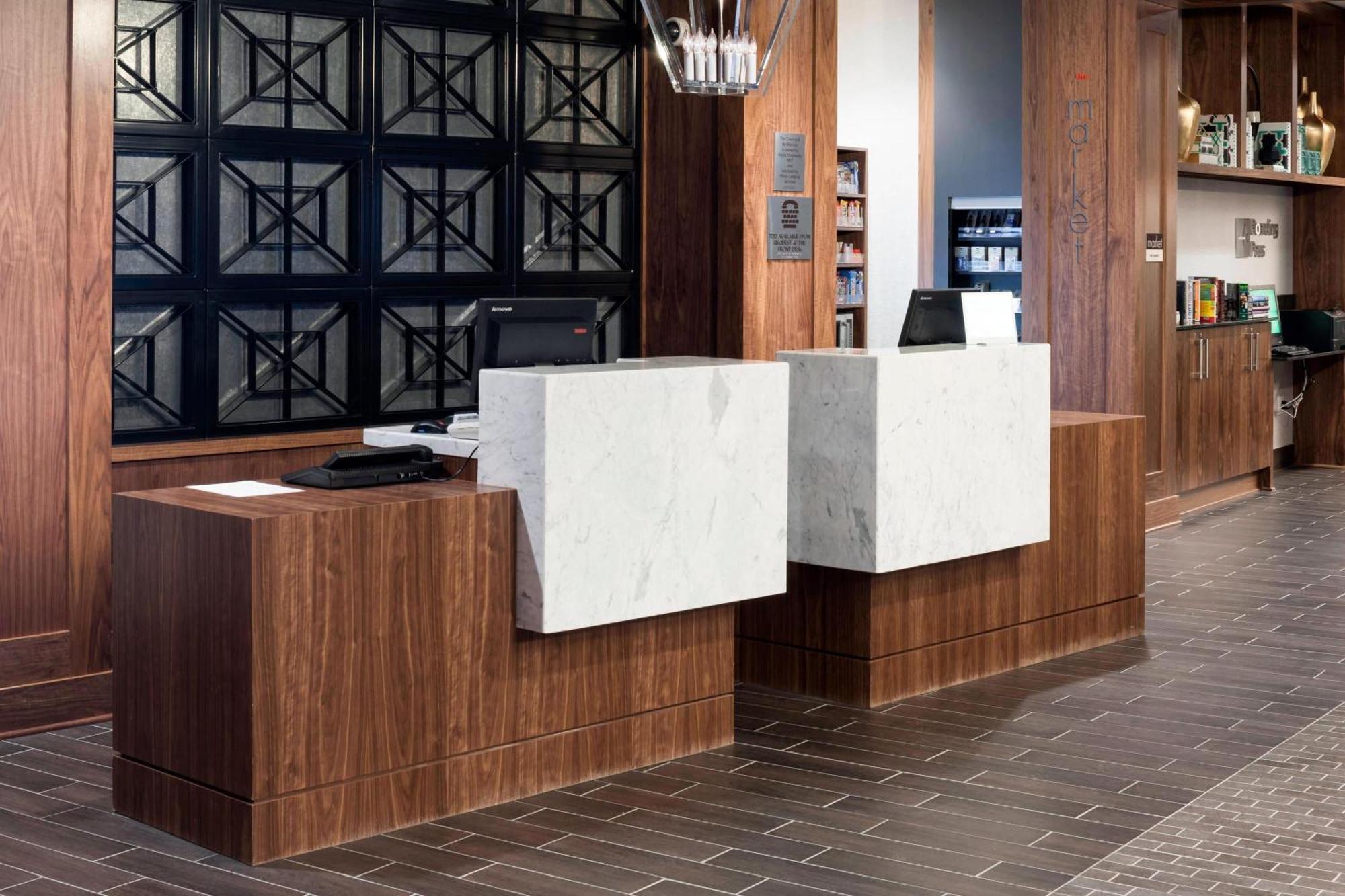 Hotel Courtyard By Marriott Richmond Downtown Esterno foto